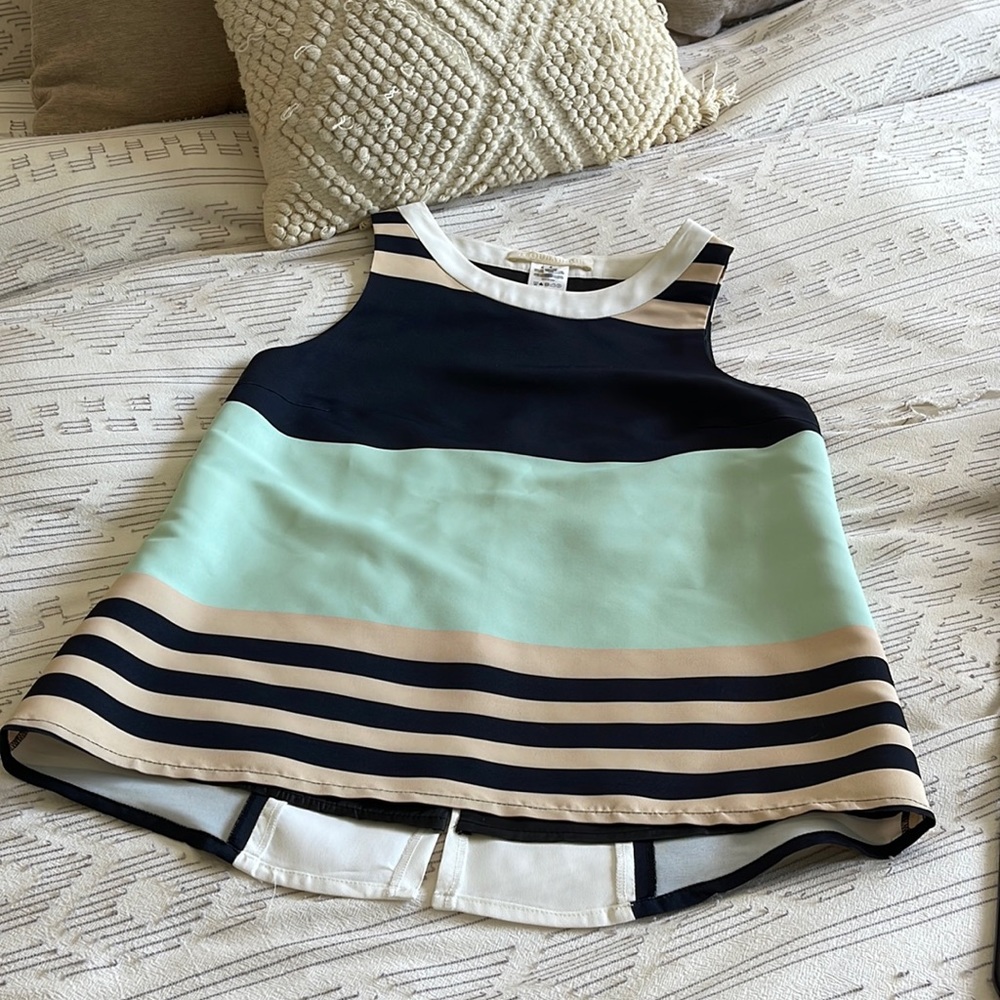 Anthropologie zip back top- size 4